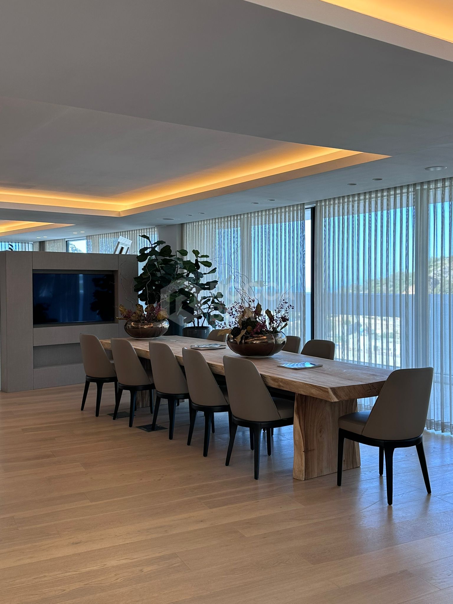 Contemporary Living with Panoramic Views in Marbella