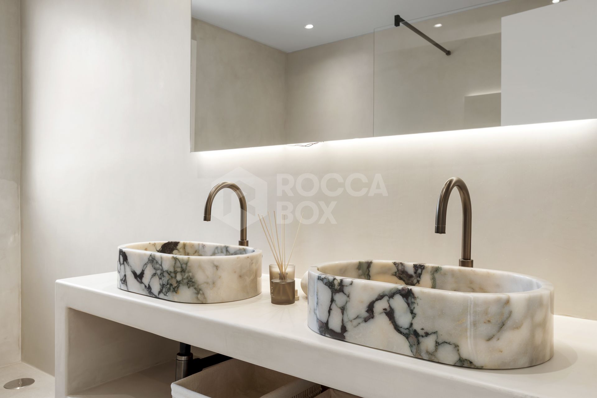 Elegant 4-Bedroom Villa with Private Pool in La Alquería