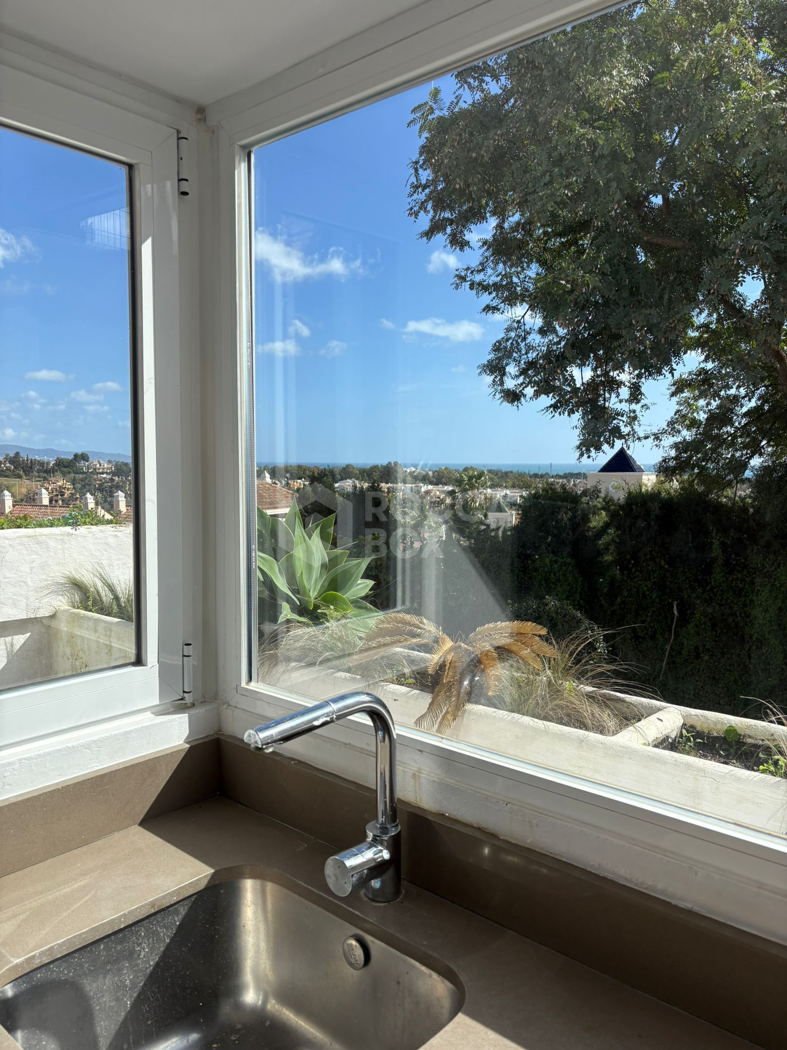 Beautiful 3-Bedroom Duplex Apartment in El Paraíso, Costa del Sol