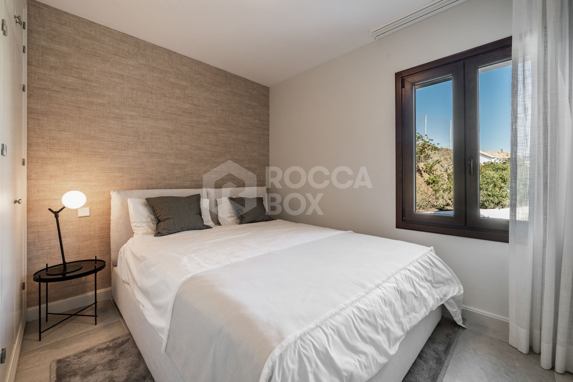 Exquisite Five-Bedroom Luxury Villa with Panoramic Views and Private Pool