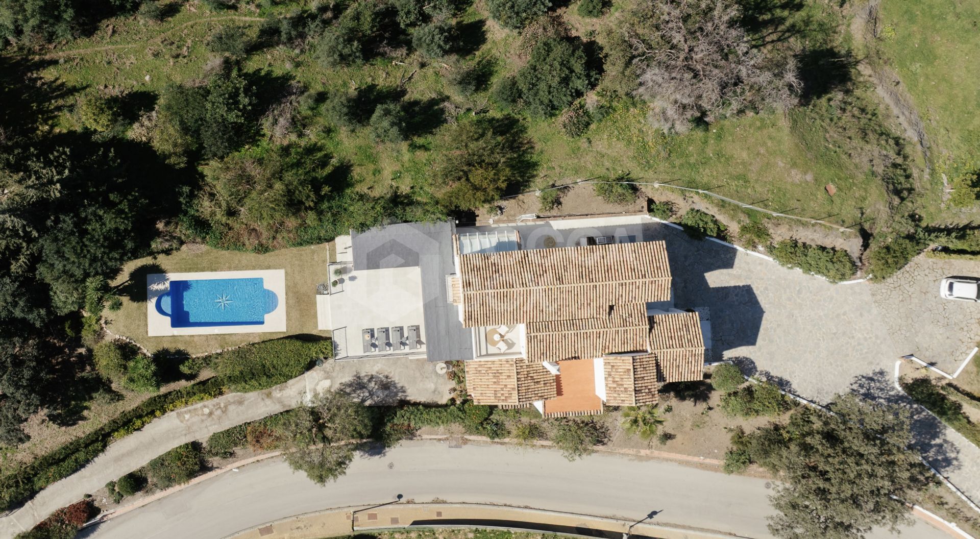 Exquisite Five-Bedroom Luxury Villa with Panoramic Views and Private Pool