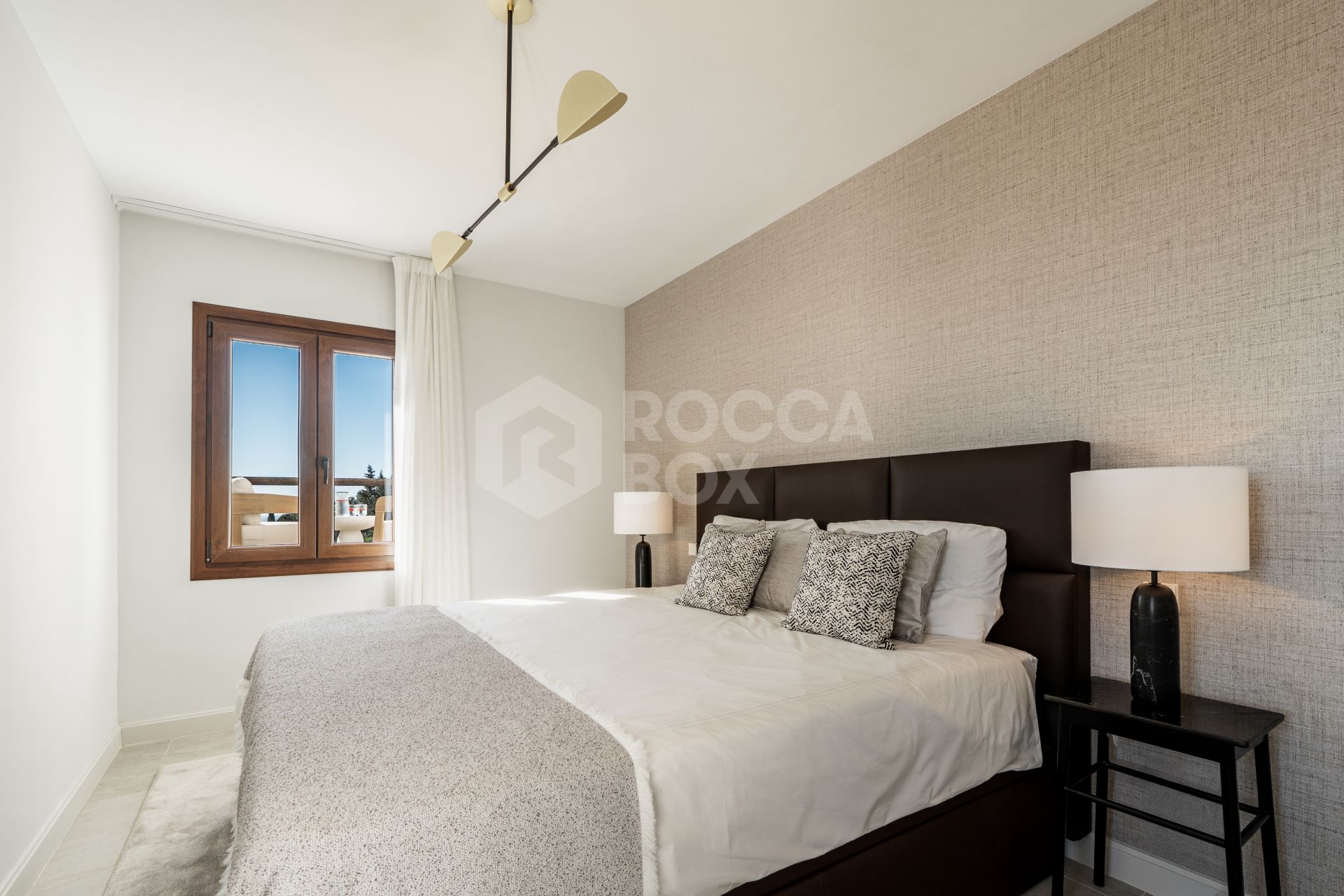 Exquisite Five-Bedroom Luxury Villa with Panoramic Views and Private Pool