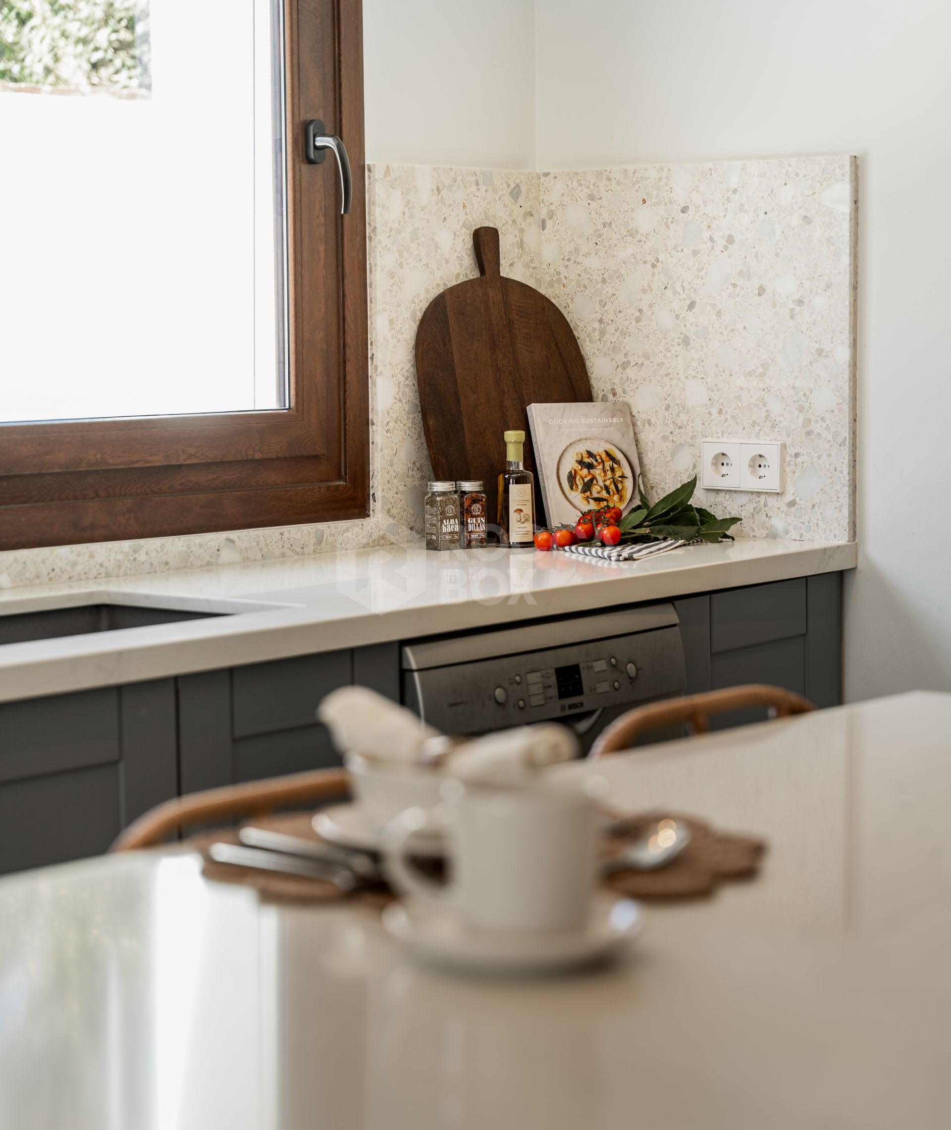 Exquisite Five-Bedroom Luxury Villa with Panoramic Views and Private Pool