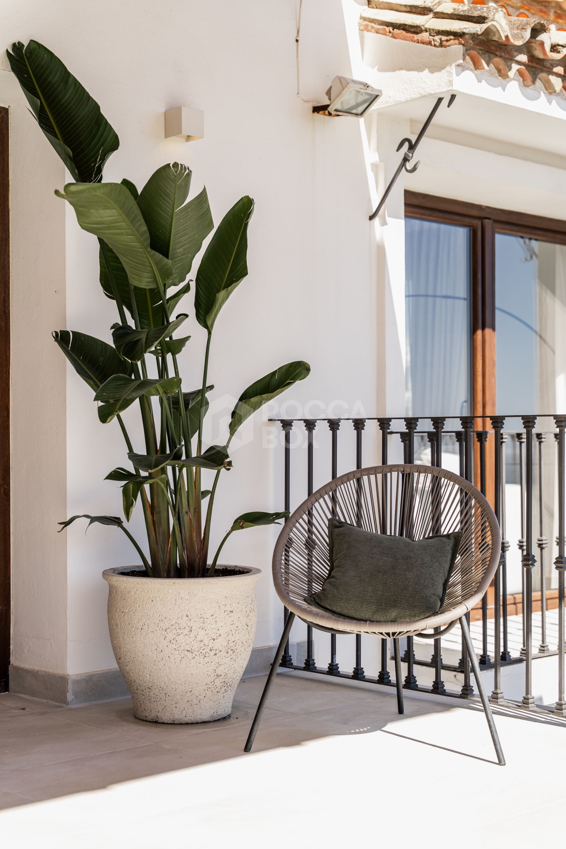 Exquisite Five-Bedroom Luxury Villa with Panoramic Views and Private Pool