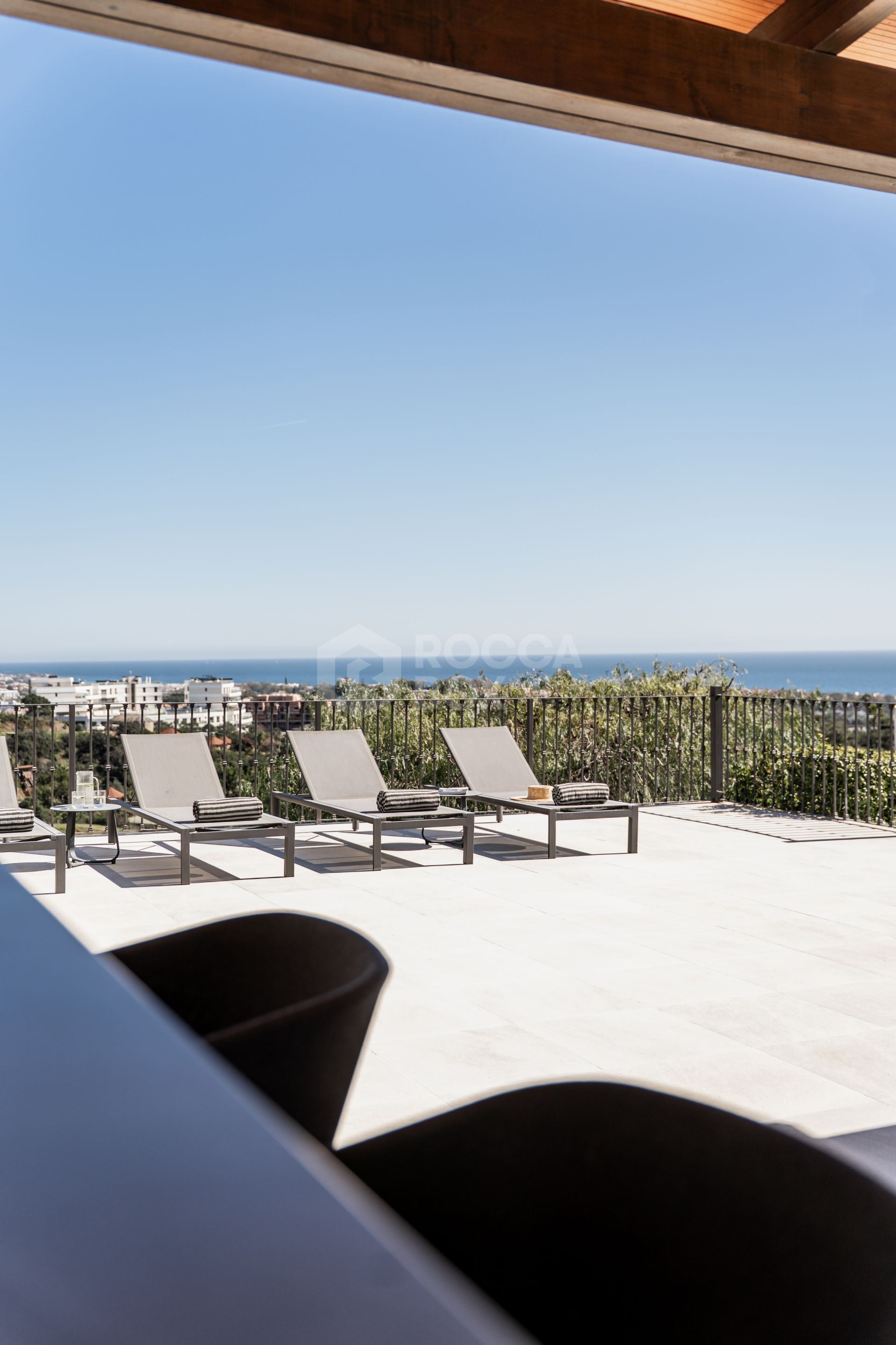 Exquisite Five-Bedroom Luxury Villa with Panoramic Views and Private Pool