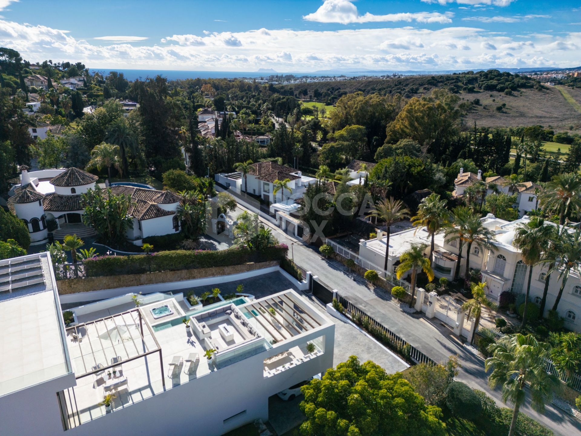 Exquisite 5-Bedroom Luxury Villa in El Paraiso