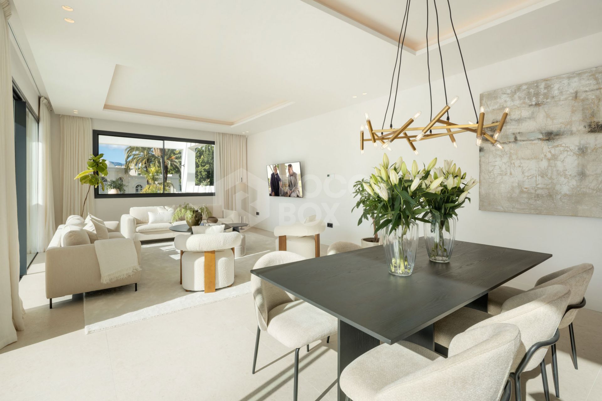 Exquisite 5-Bedroom Luxury Villa in El Paraiso