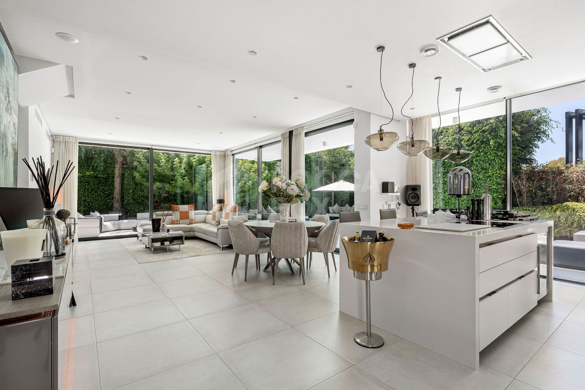 Modern Luxury Villa in Estepona East