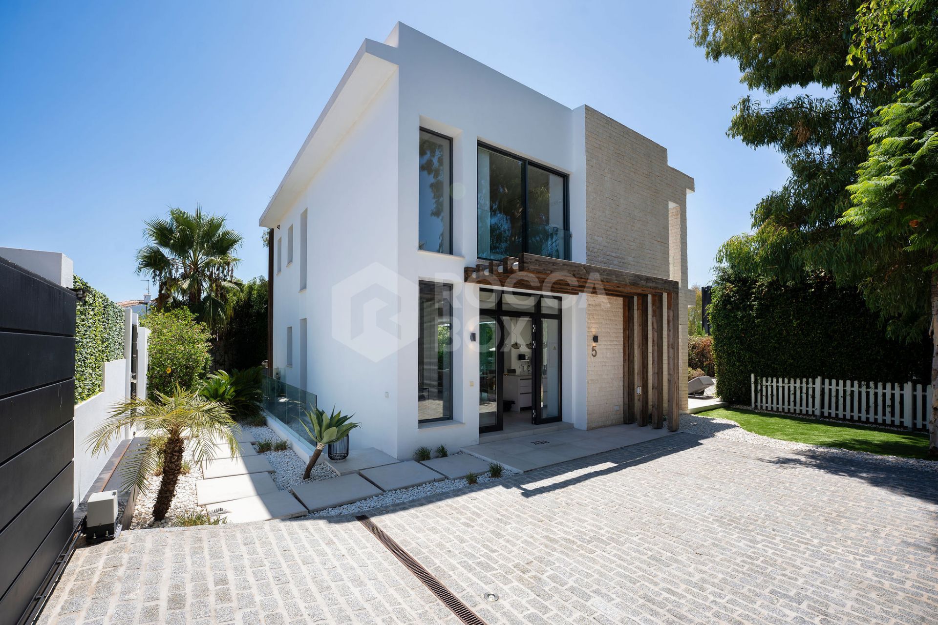 Modern Luxury Villa in Estepona East