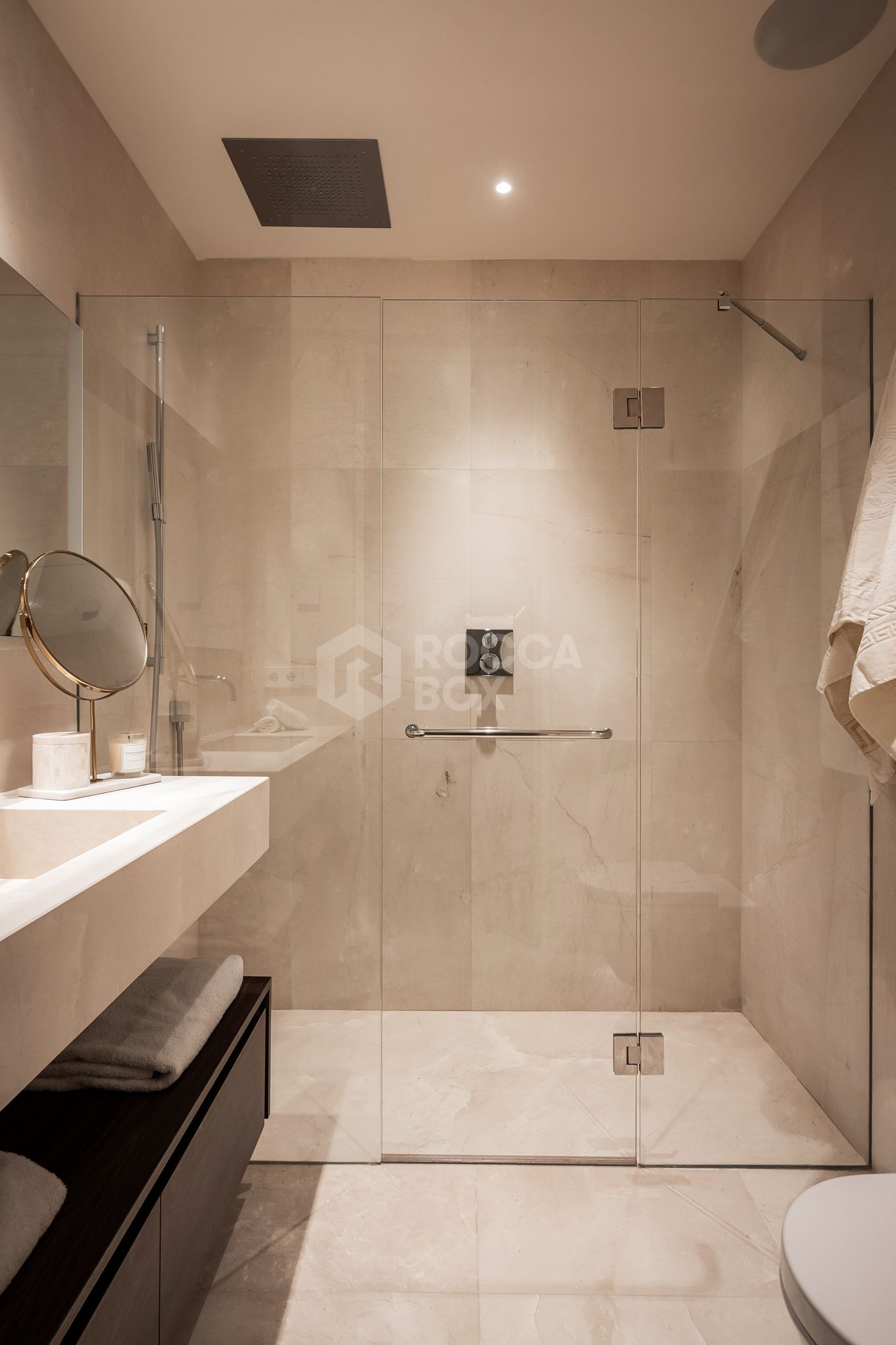 Luxury Apartment with Panoramic Views and Absolute Privacy