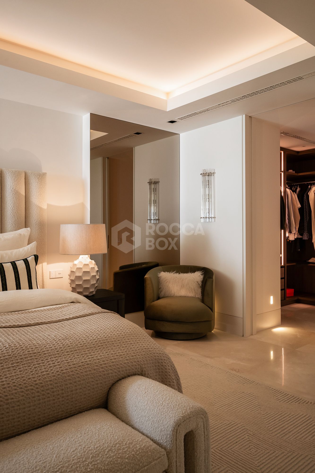 Luxury Apartment with Panoramic Views and Absolute Privacy