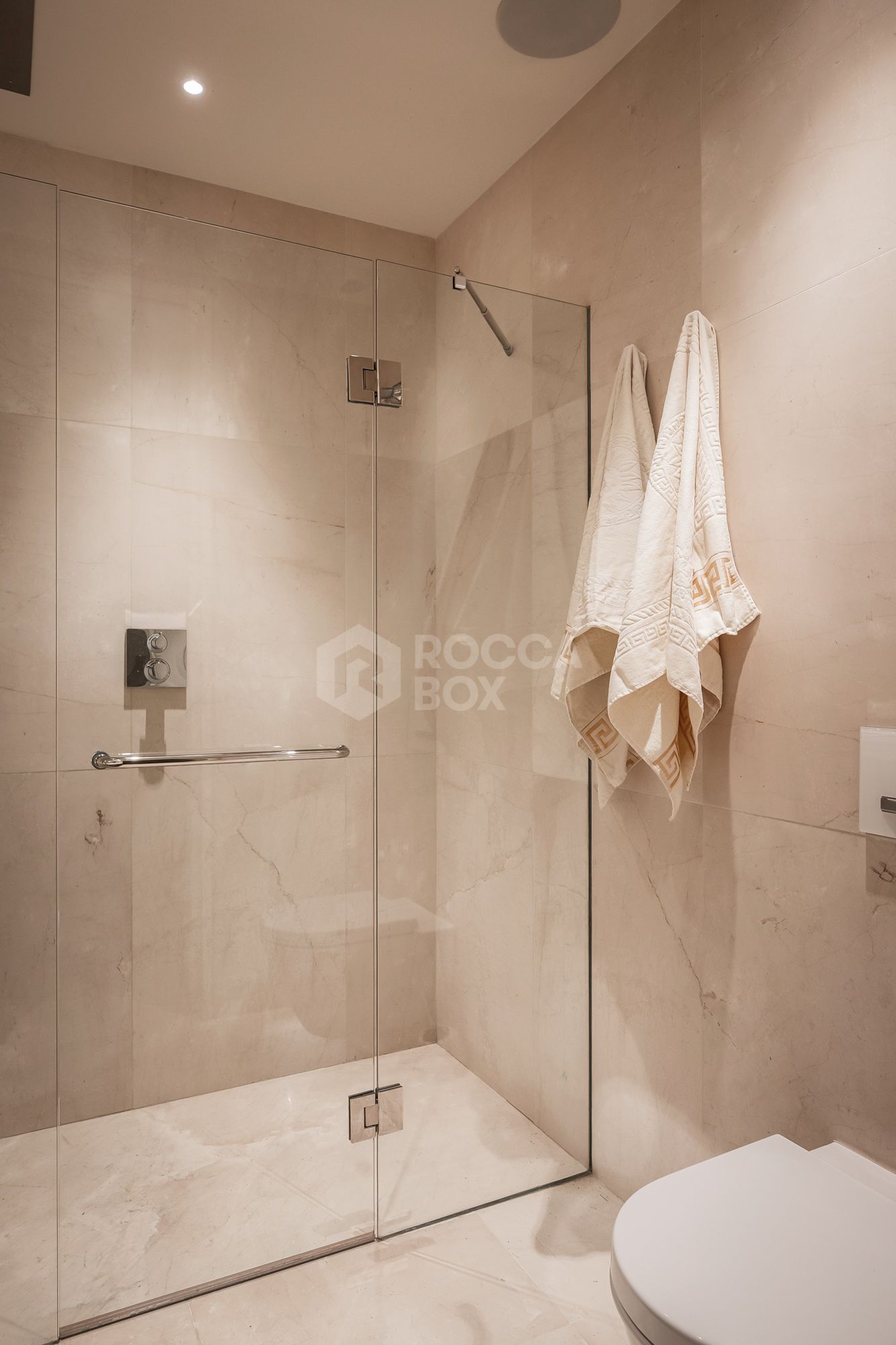 Luxury Apartment with Panoramic Views and Absolute Privacy