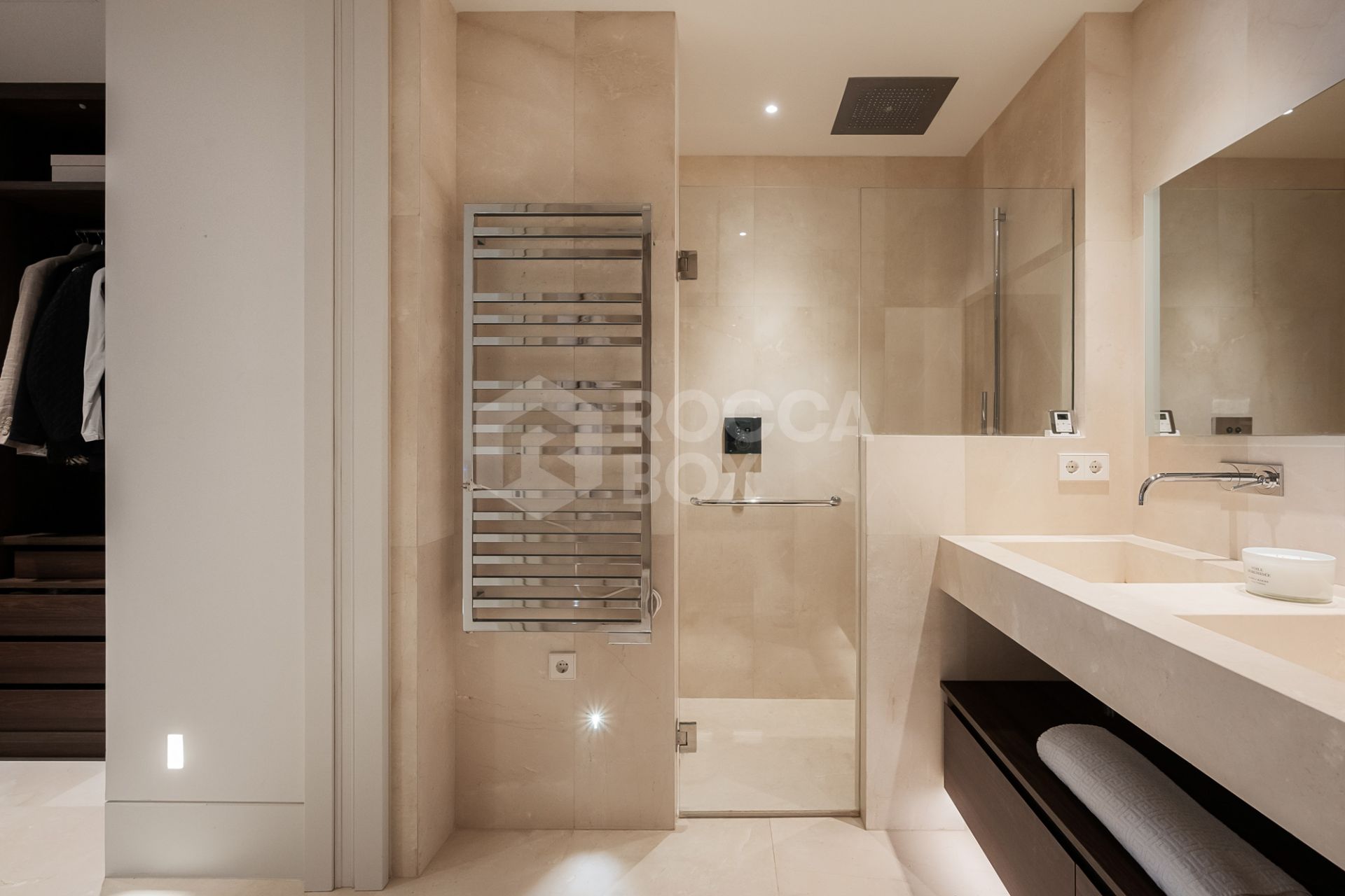 Luxury Apartment with Panoramic Views and Absolute Privacy