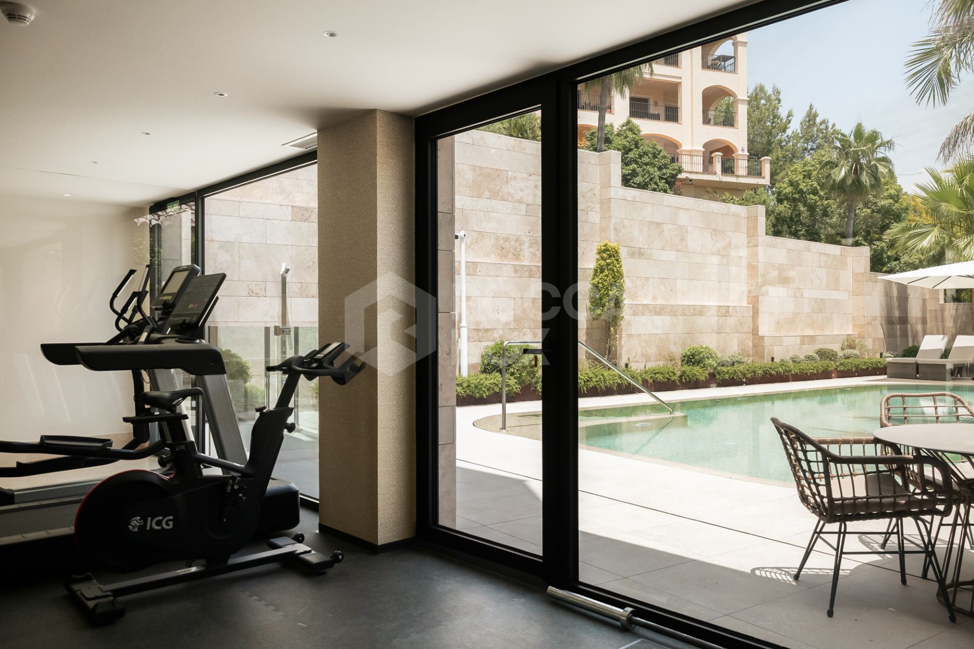 Luxury Apartment with Panoramic Views and Absolute Privacy