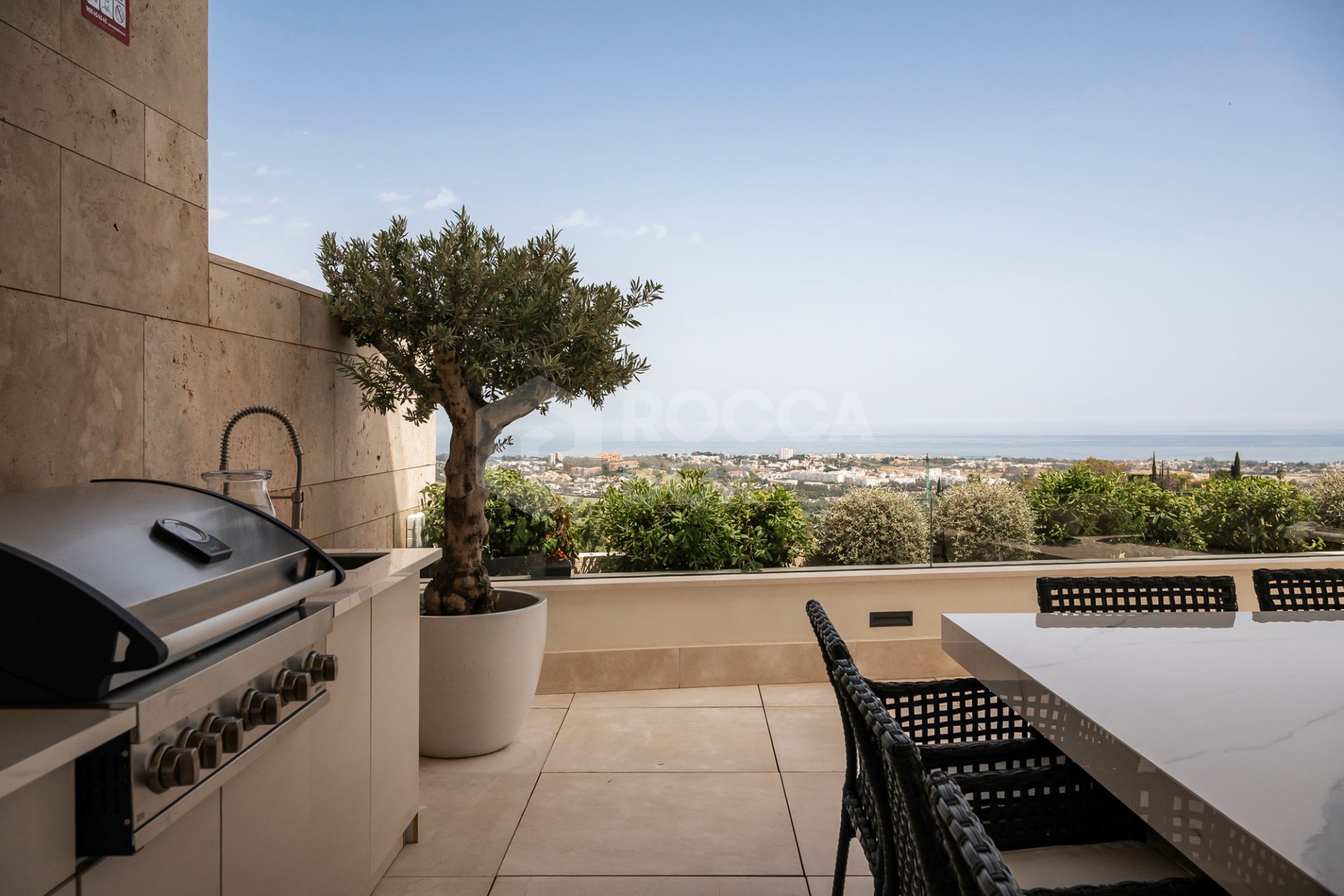 Luxury Apartment with Panoramic Views and Absolute Privacy