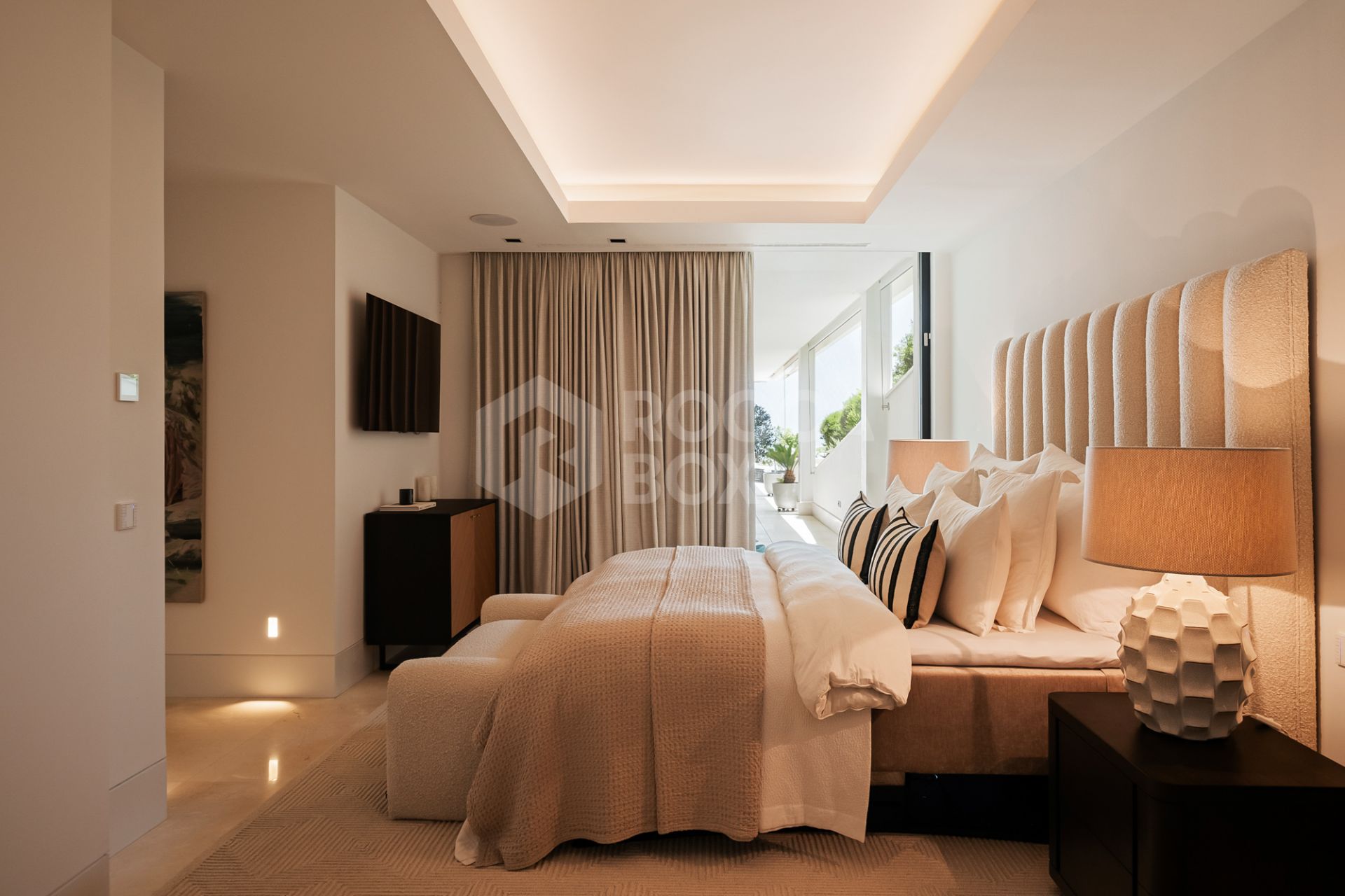 Luxury Apartment with Panoramic Views and Absolute Privacy