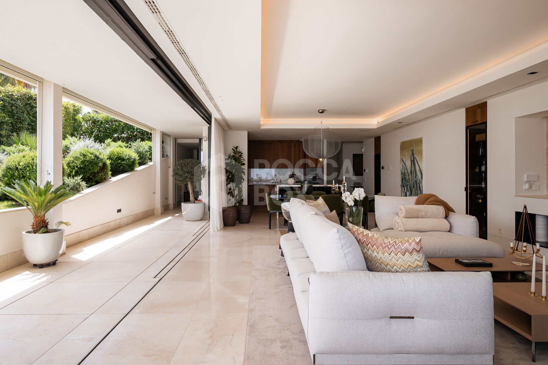 Luxury Apartment with Panoramic Views and Absolute Privacy