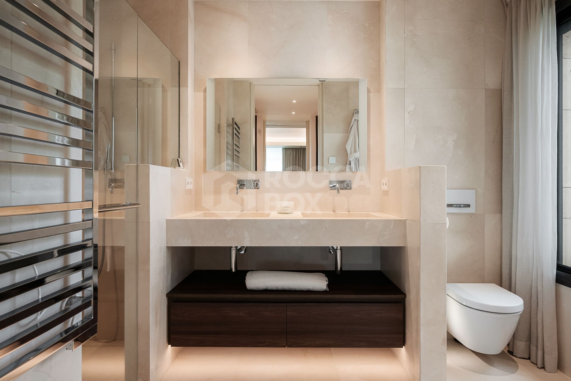 Luxury Apartment with Panoramic Views and Absolute Privacy