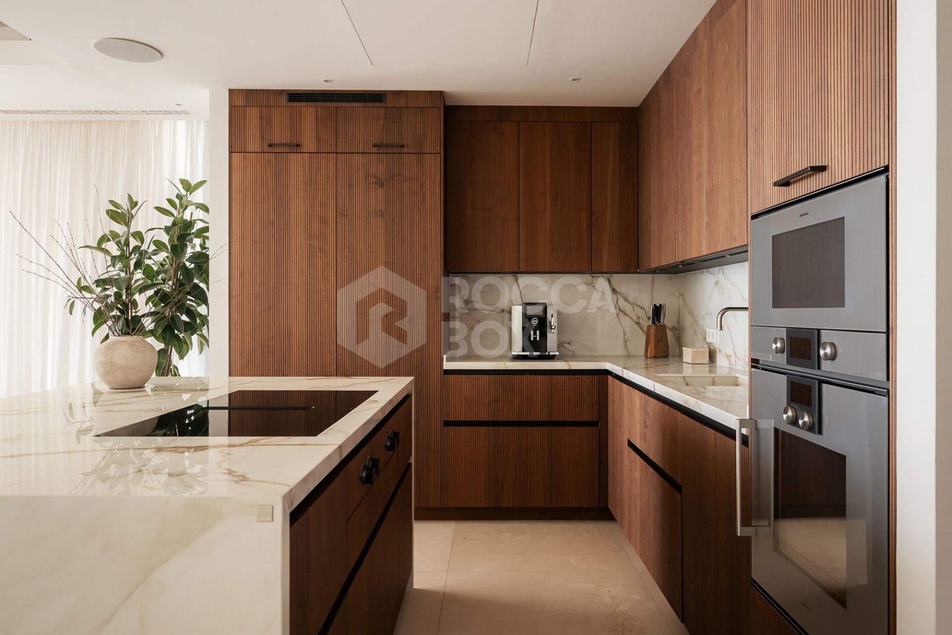 Luxury Apartment with Panoramic Views and Absolute Privacy