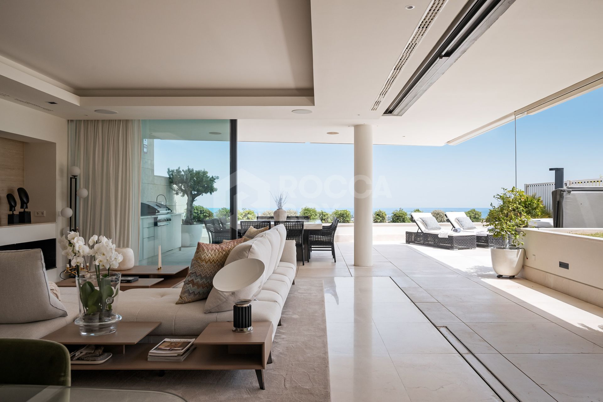 Luxury Apartment with Panoramic Views and Absolute Privacy