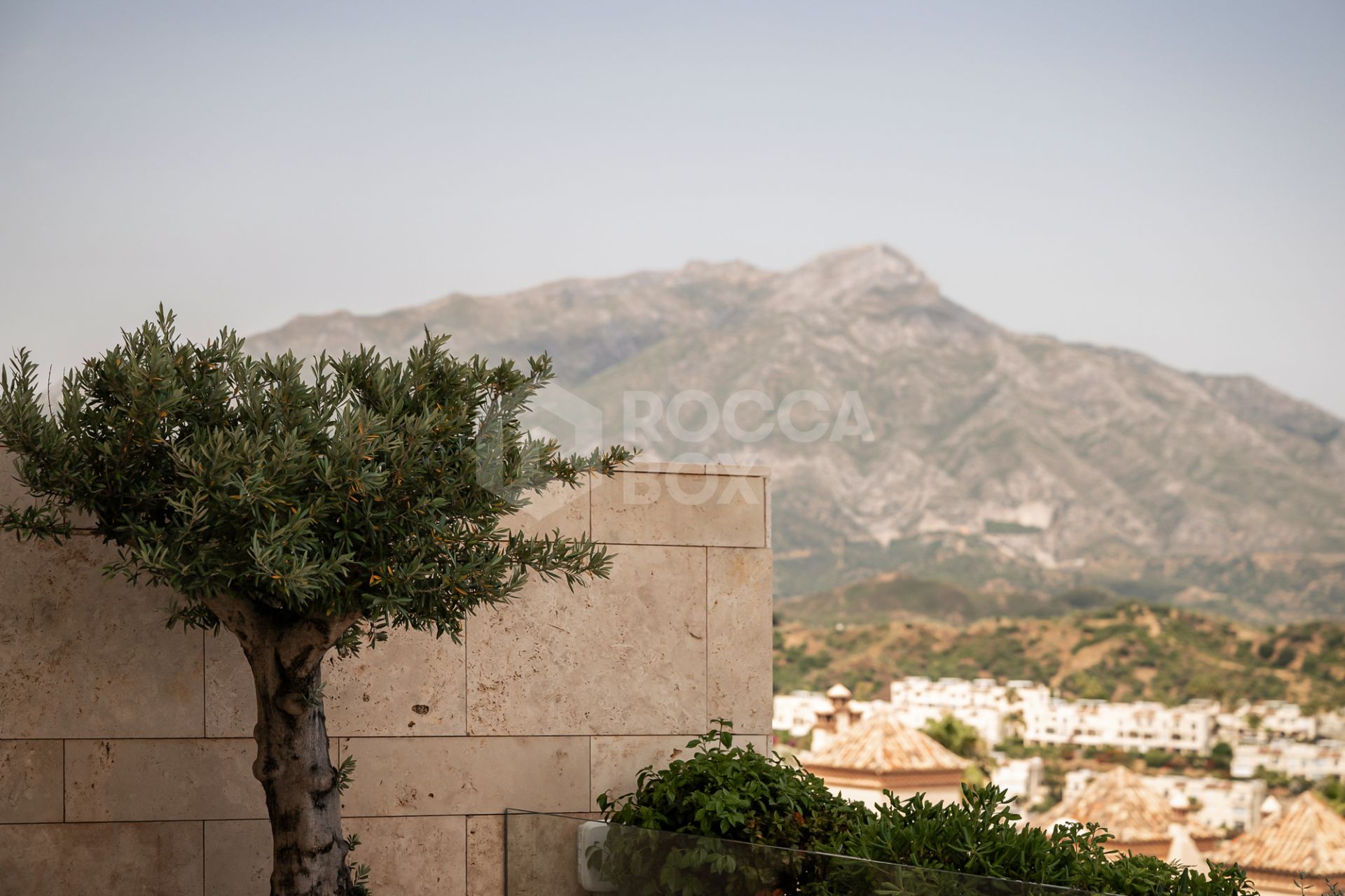 Luxury Apartment with Panoramic Views and Absolute Privacy