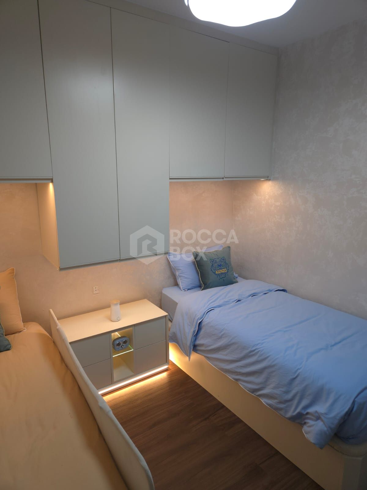 Elegant Three-Bedroom Apartment with Spacious Terrace