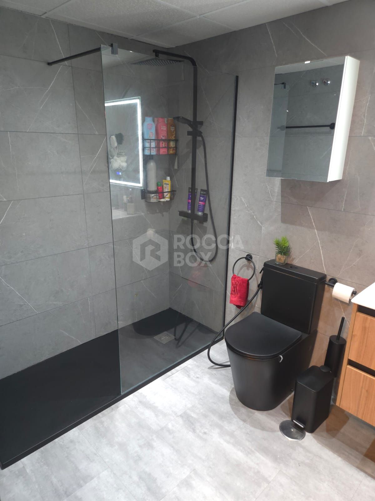 Elegant Three-Bedroom Apartment with Spacious Terrace