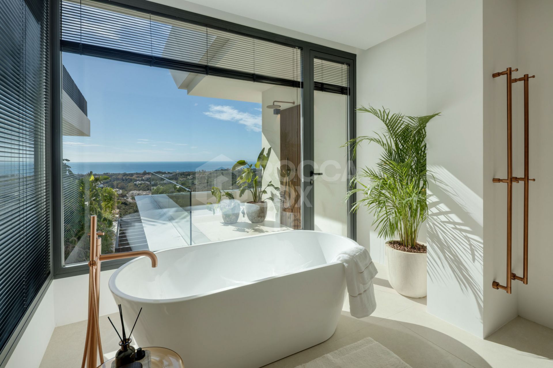 Exquisite 5-Bedroom Luxury Villa with Panoramic Views and Exceptional Amenities