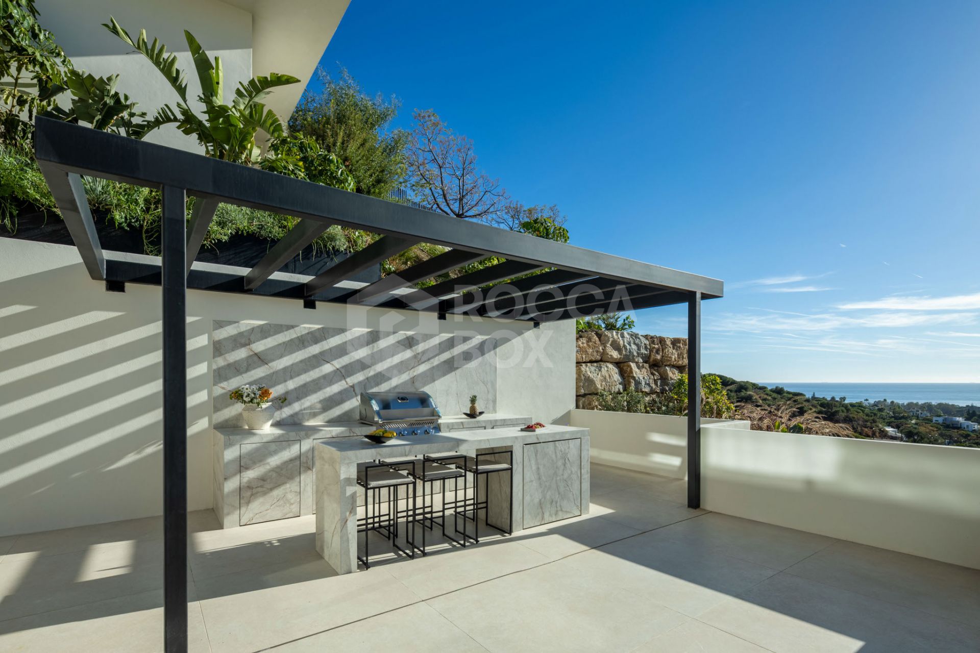 Exquisite 5-Bedroom Luxury Villa with Panoramic Views and Exceptional Amenities