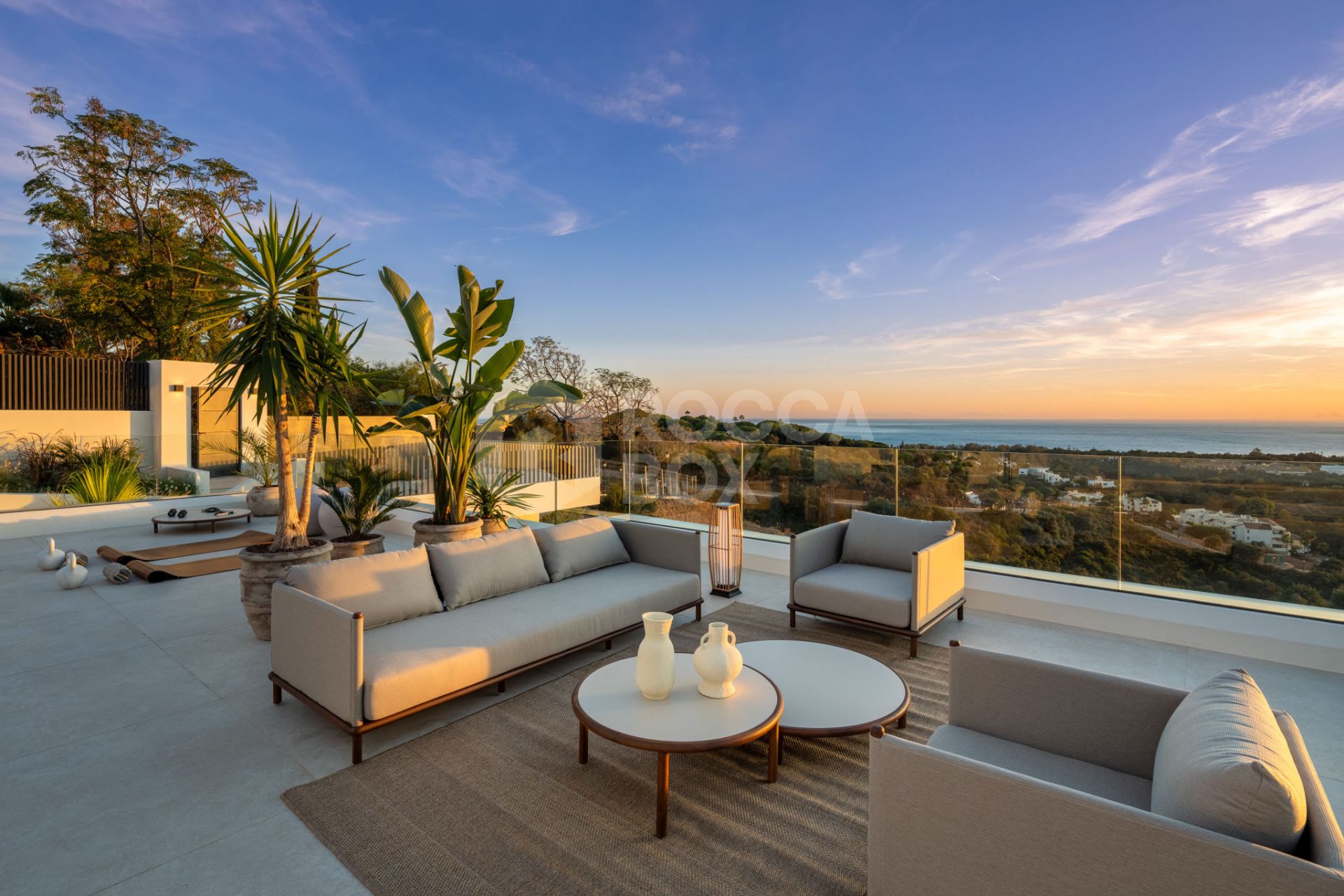 Exquisite 5-Bedroom Luxury Villa with Panoramic Views and Exceptional Amenities