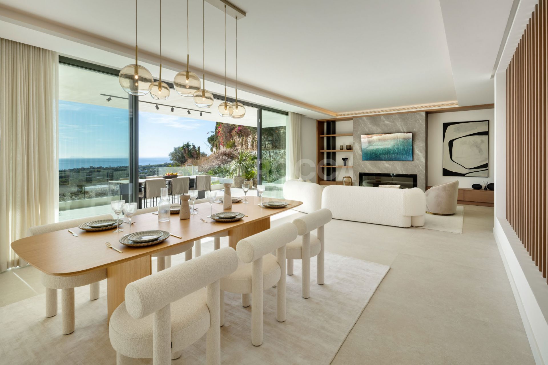 Exquisite 5-Bedroom Luxury Villa with Panoramic Views and Exceptional Amenities