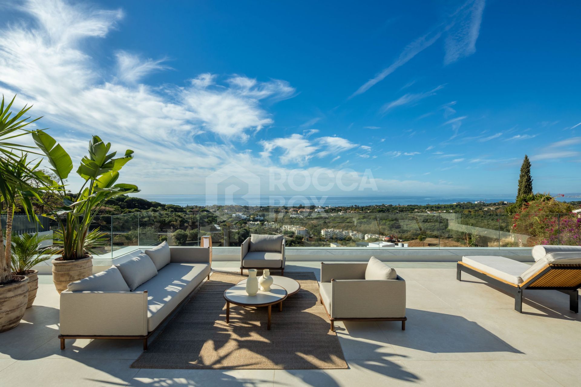 Exquisite 5-Bedroom Luxury Villa with Panoramic Views and Exceptional Amenities