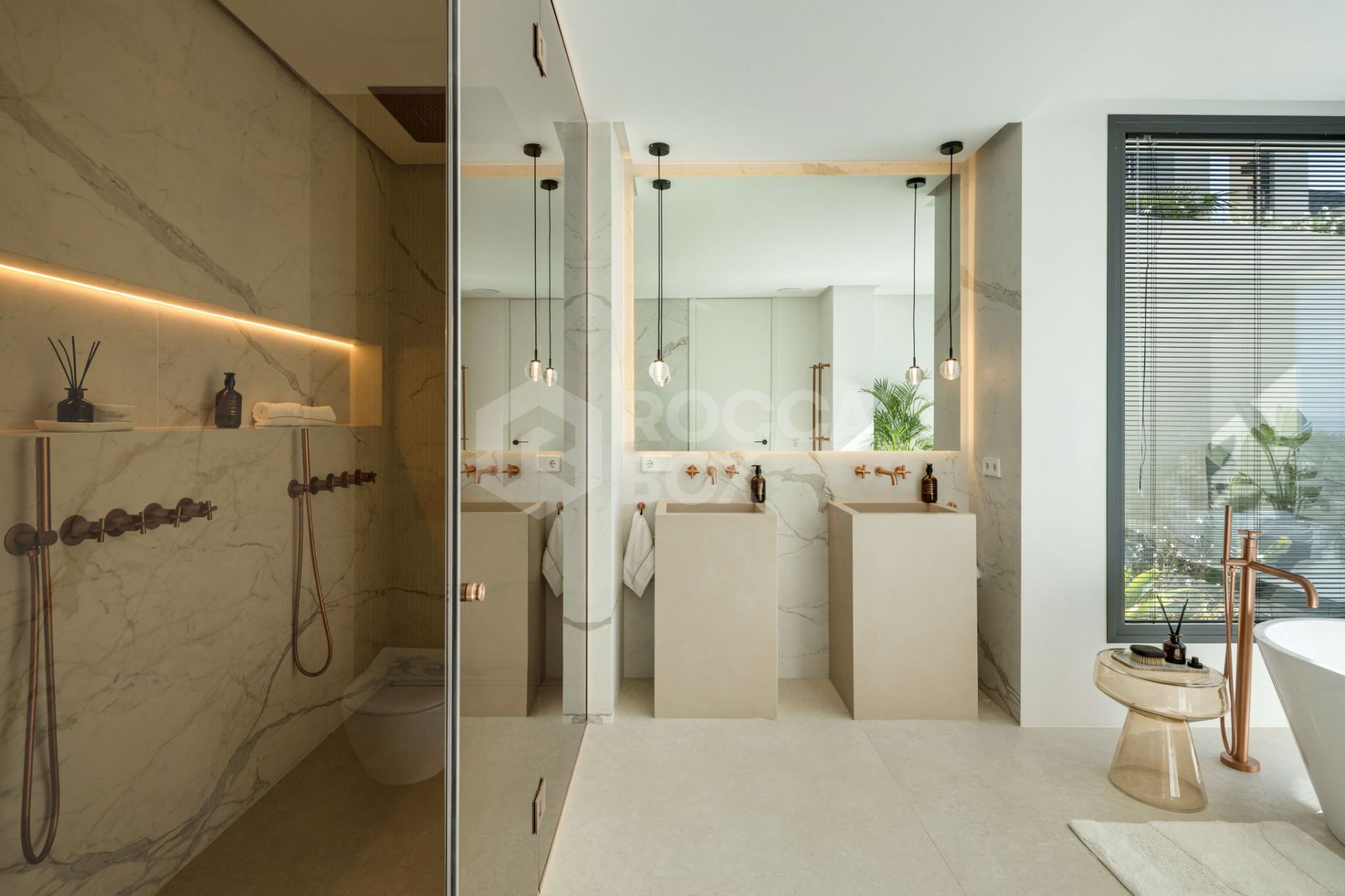 Exquisite 5-Bedroom Luxury Villa with Panoramic Views and Exceptional Amenities