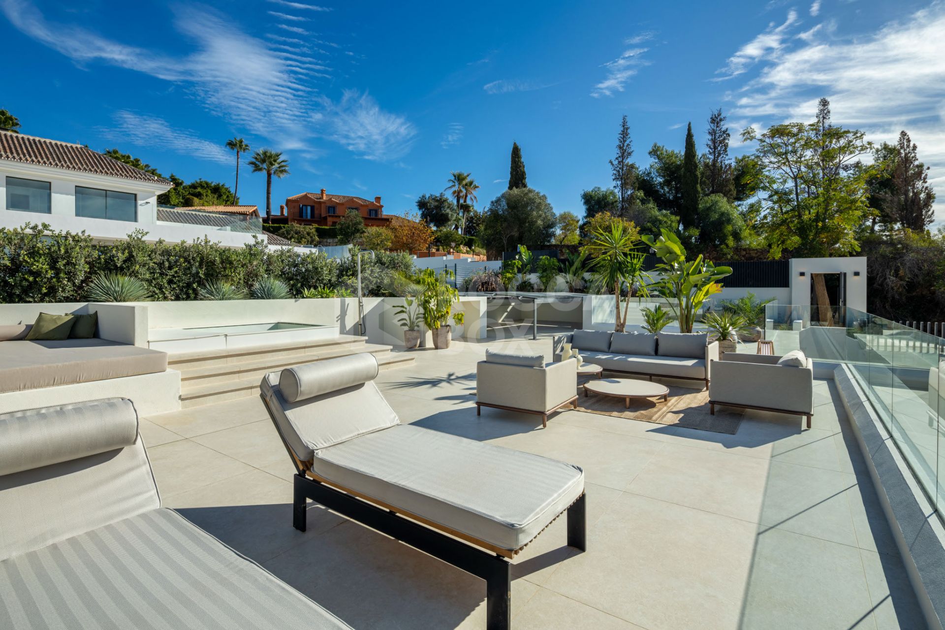 Exquisite 5-Bedroom Luxury Villa with Panoramic Views and Exceptional Amenities