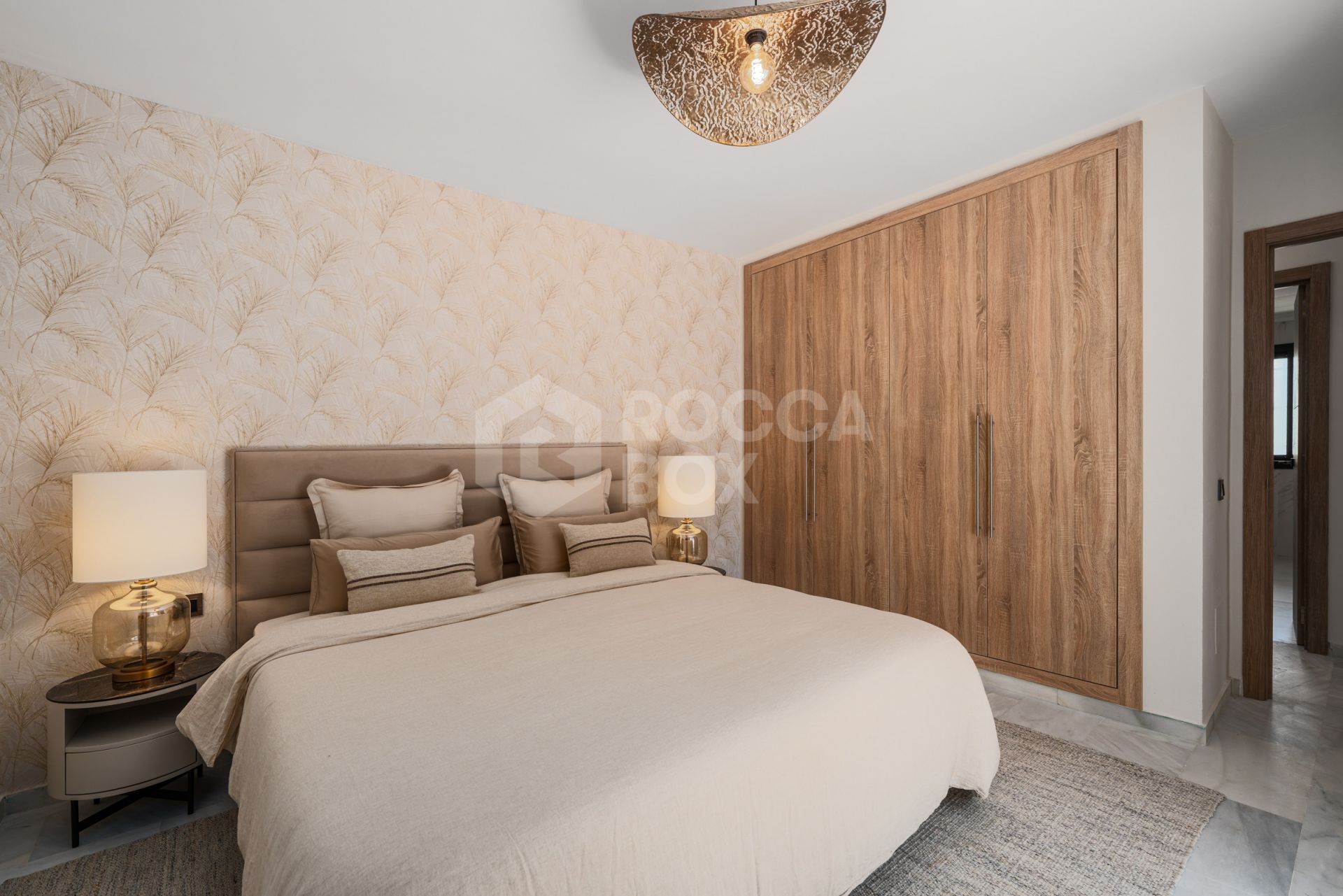 Exquisite Six-Bedroom Luxury Villa in The Heart Of Nueva Andalucia