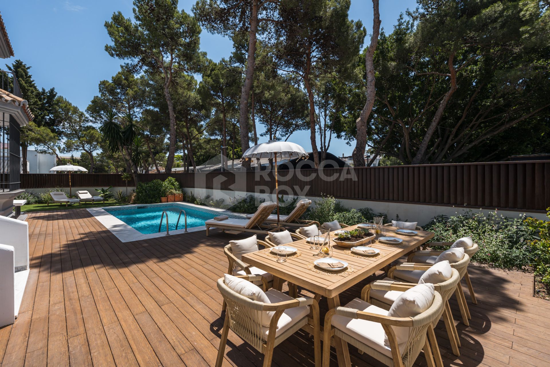 Exquisite Six-Bedroom Luxury Villa in The Heart Of Nueva Andalucia