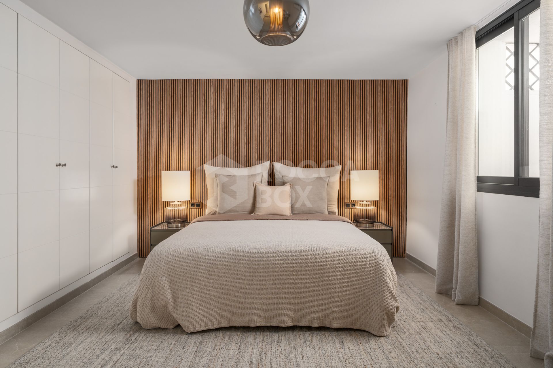 Exquisite Six-Bedroom Luxury Villa in The Heart Of Nueva Andalucia