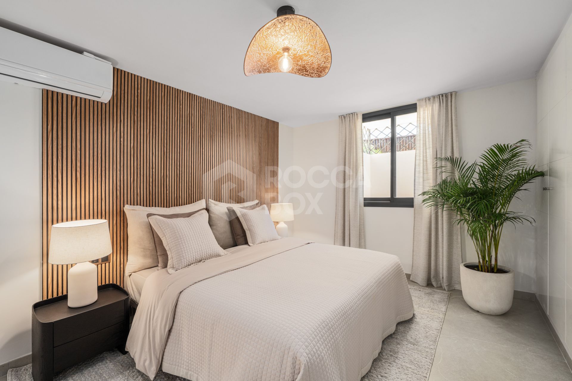 Exquisite Six-Bedroom Luxury Villa in The Heart Of Nueva Andalucia