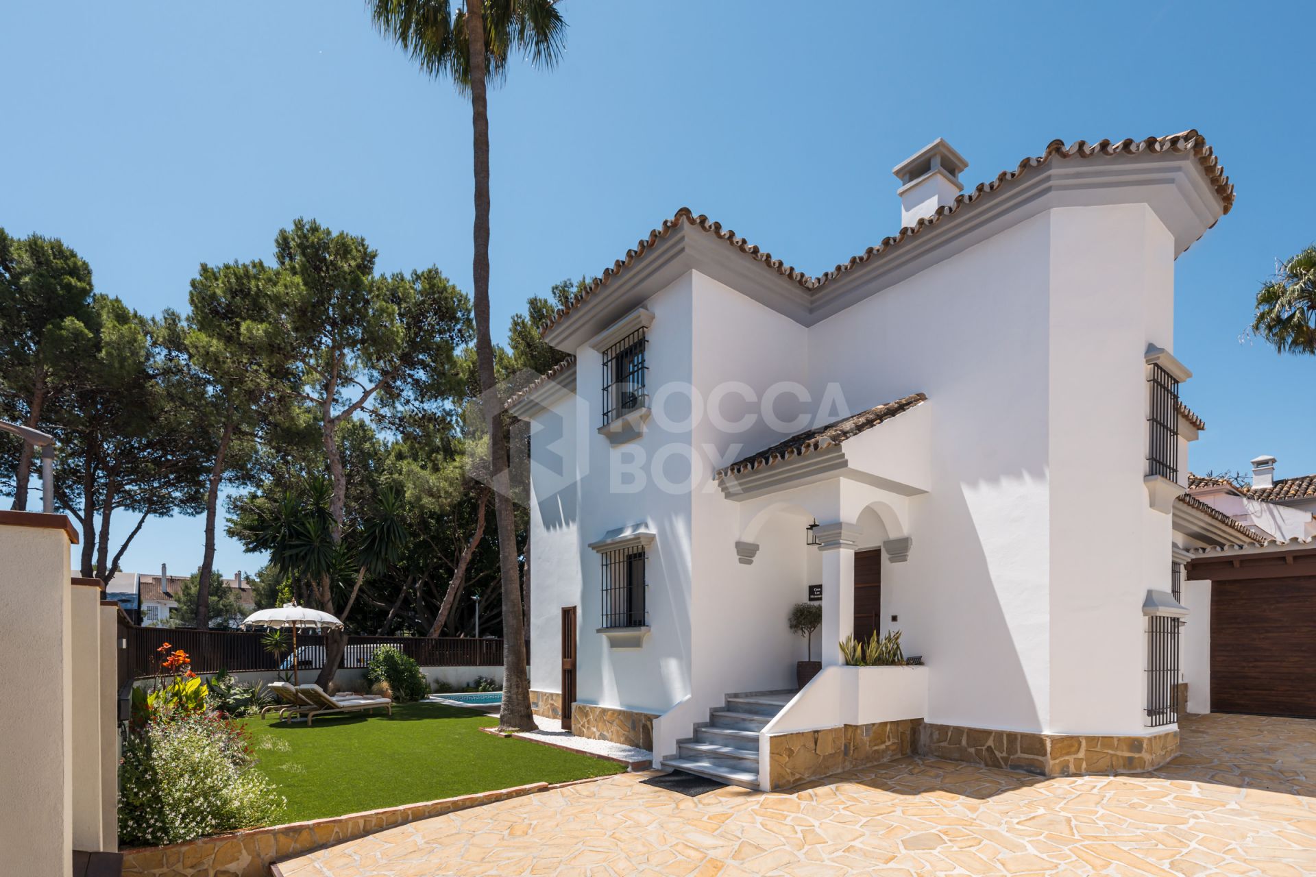 Exquisite Six-Bedroom Luxury Villa in The Heart Of Nueva Andalucia