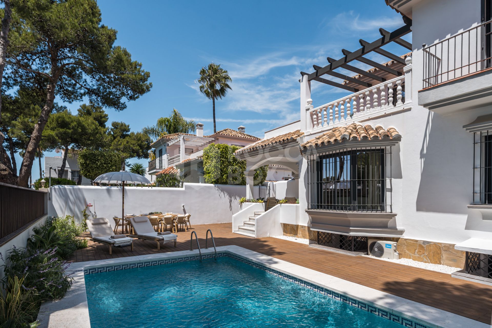 Exquisite Six-Bedroom Luxury Villa in The Heart Of Nueva Andalucia
