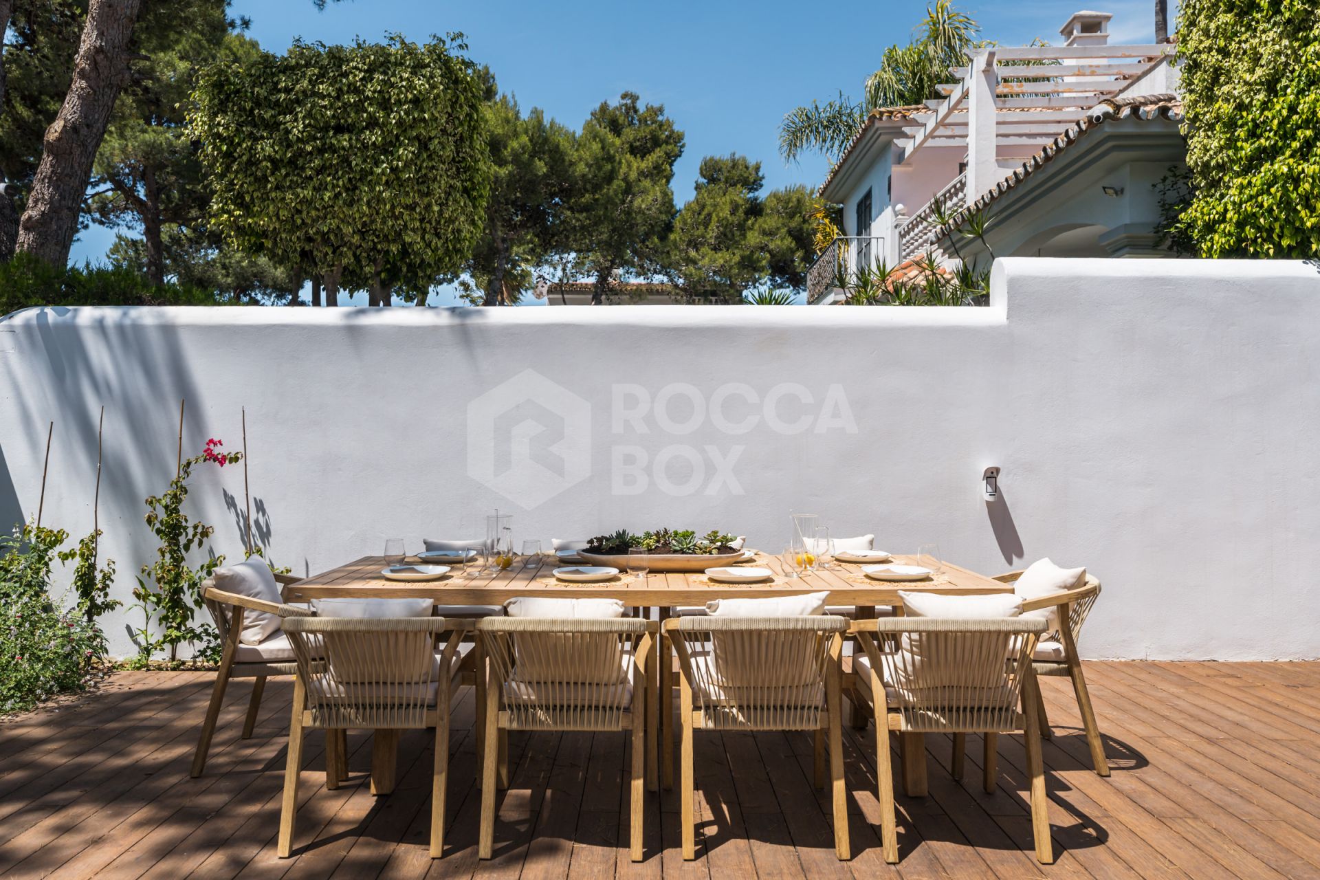 Exquisite Six-Bedroom Luxury Villa in The Heart Of Nueva Andalucia