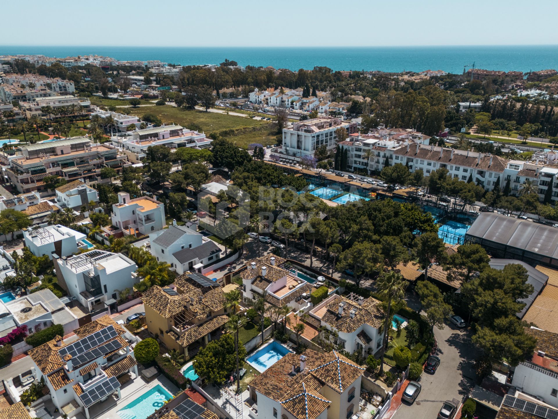 Exquisite Six-Bedroom Luxury Villa in The Heart Of Nueva Andalucia