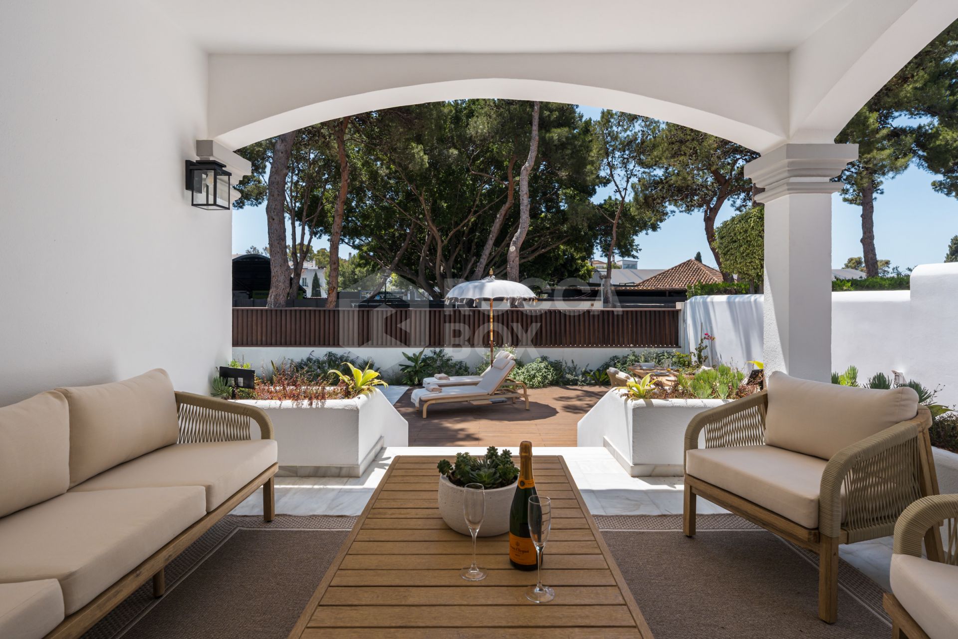 Exquisite Six-Bedroom Luxury Villa in The Heart Of Nueva Andalucia