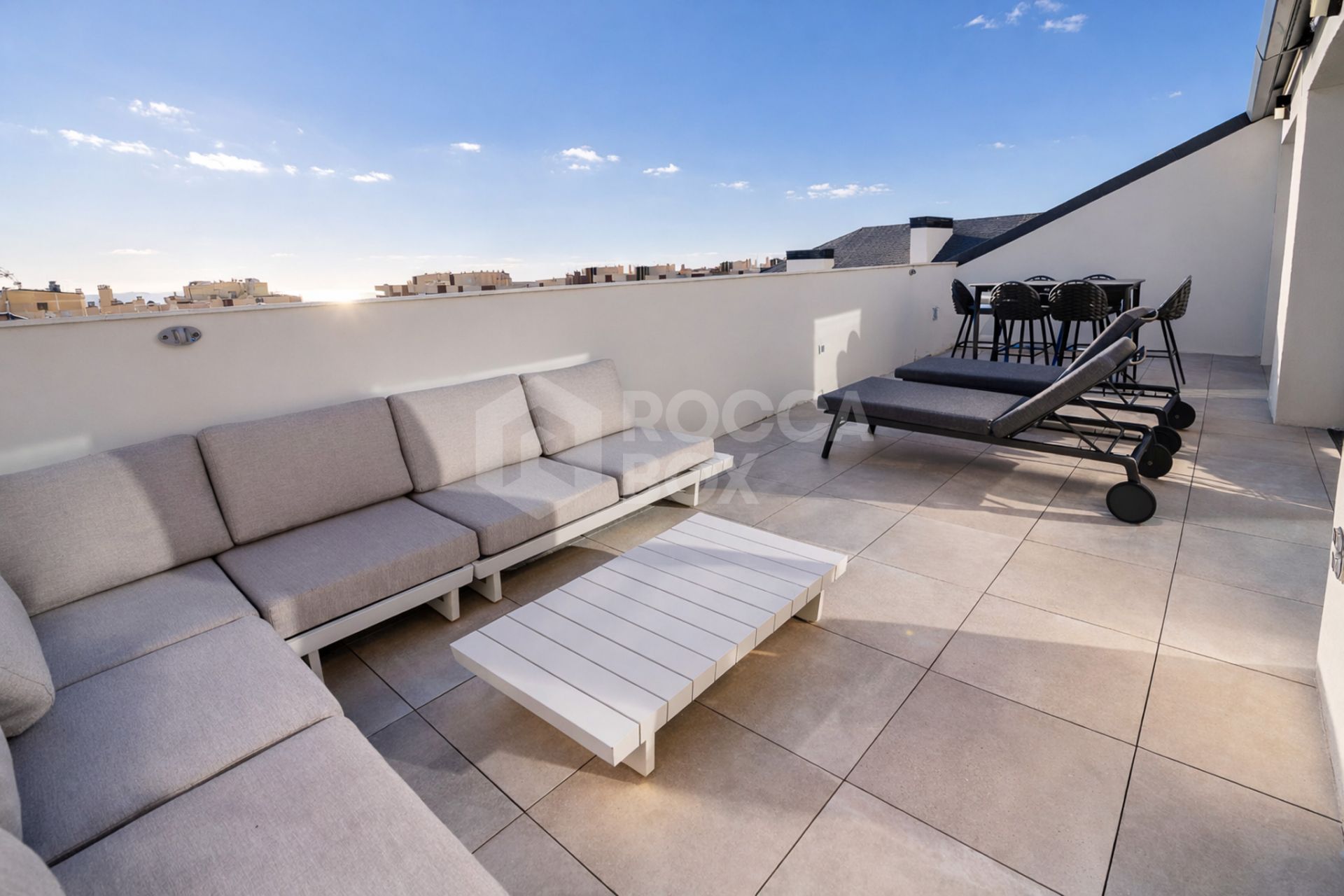 Luxury 3 Bedroom Penthouse 100 Meters From The Beach