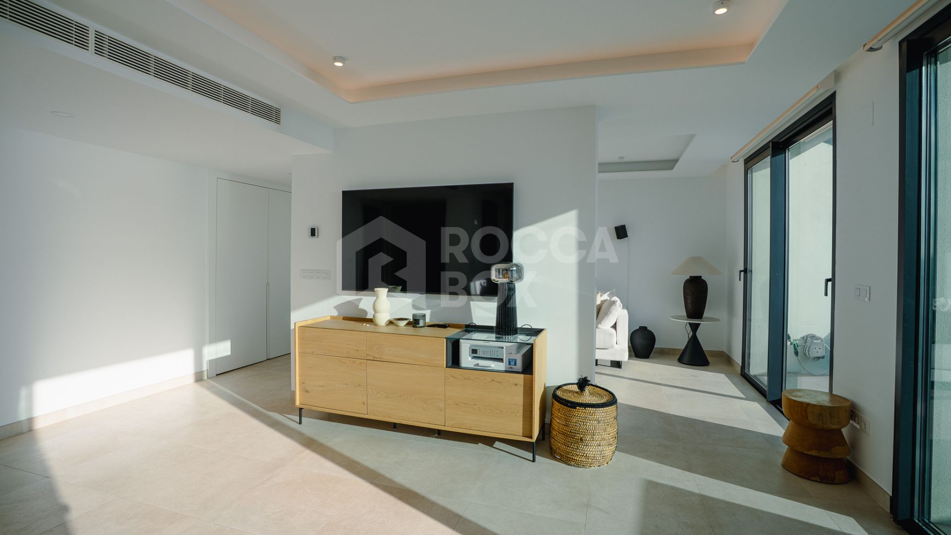 Luxury 3 Bedroom Penthouse 100 Meters From The Beach