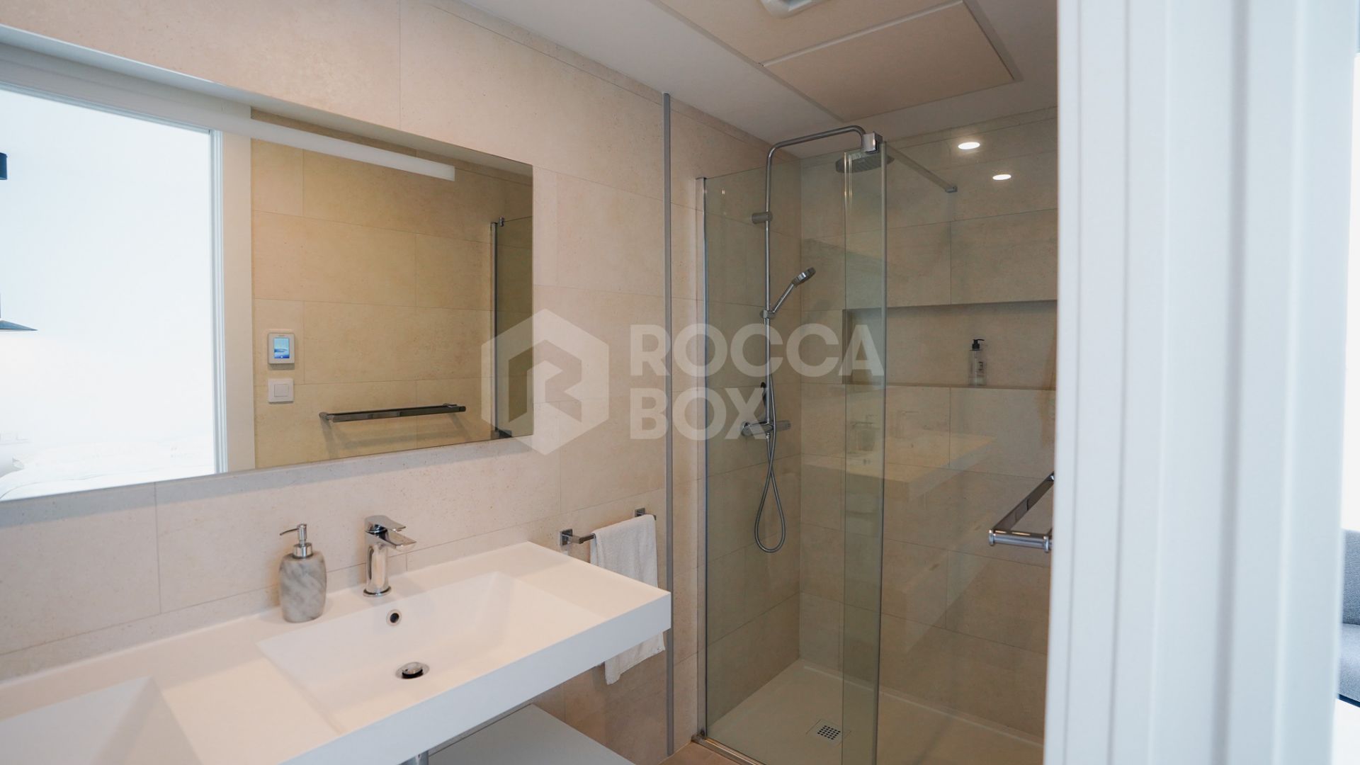 Luxury 3 Bedroom Penthouse 100 Meters From The Beach