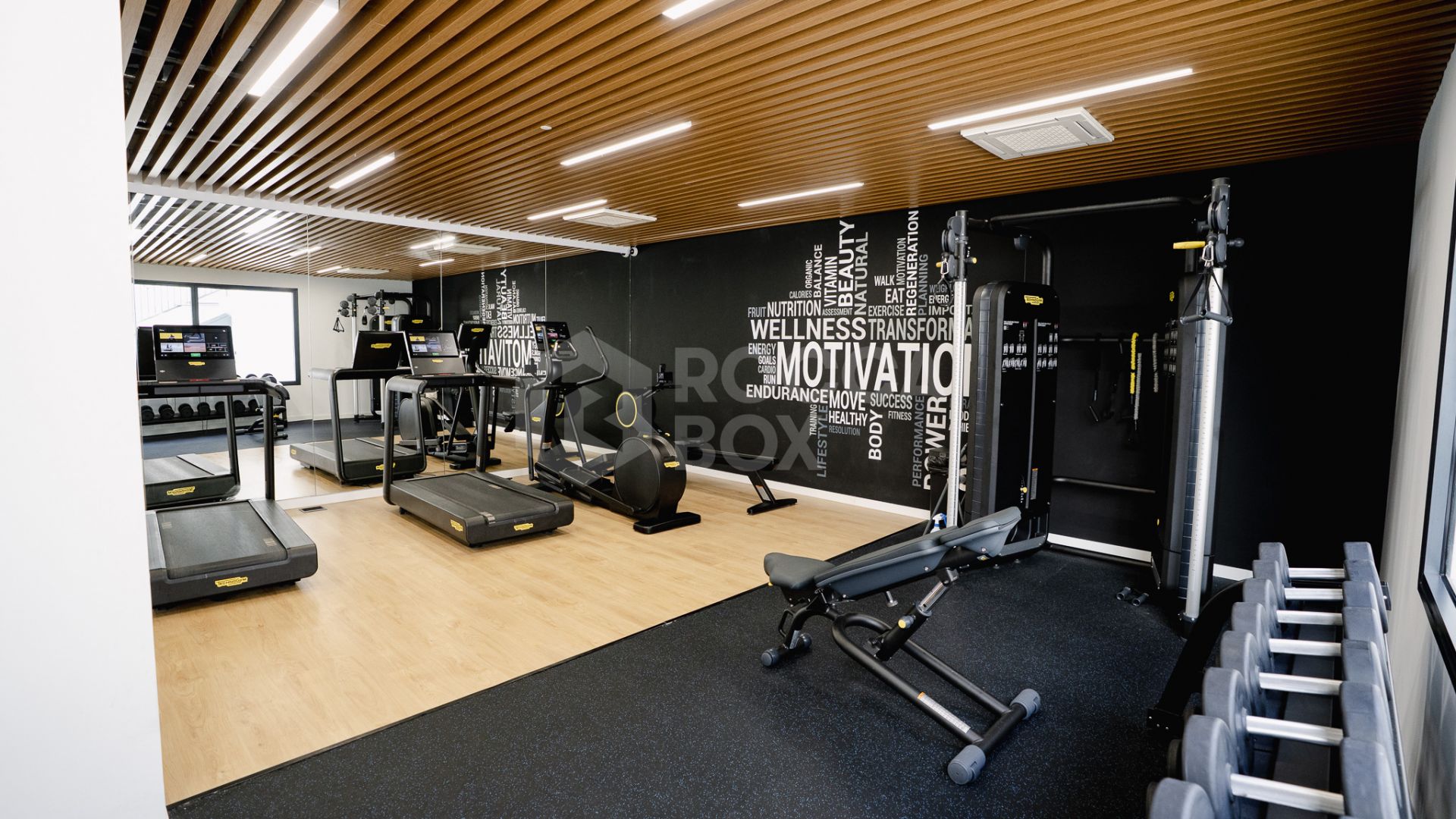 Luxury 3 Bedroom Penthouse 100 Meters From The Beach