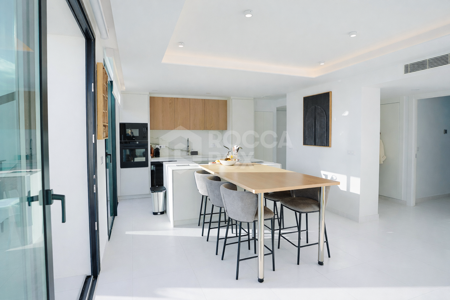 Luxury 3 Bedroom Penthouse 100 Meters From The Beach