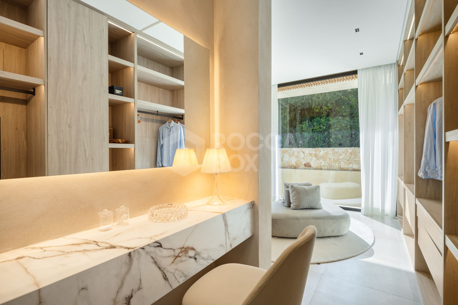 Exquisite Six-Bedroom Luxury Villa with Panoramic Views in El Madroñal