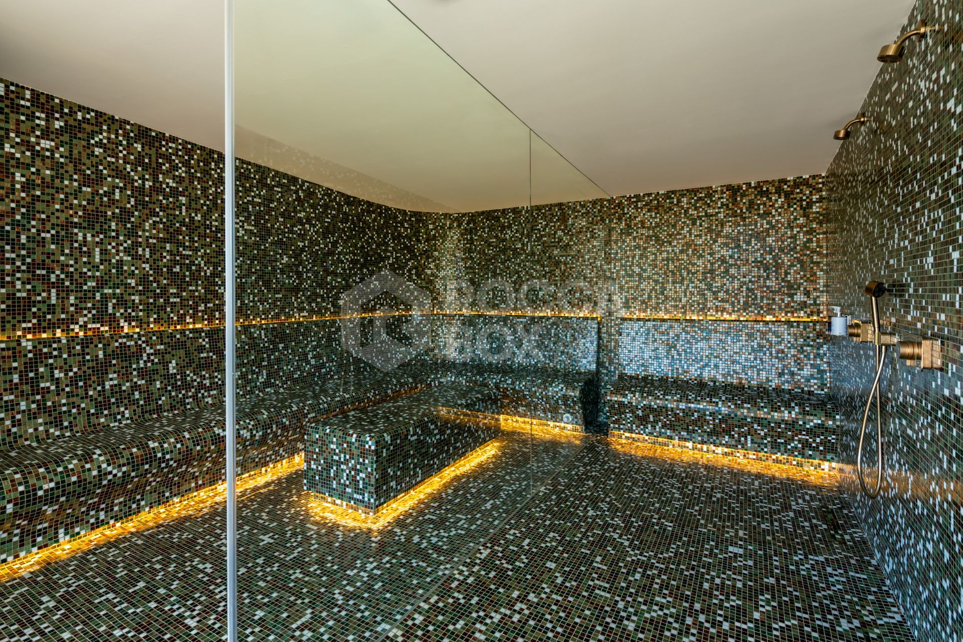 Exquisite Six-Bedroom Luxury Villa with Panoramic Views in El Madroñal